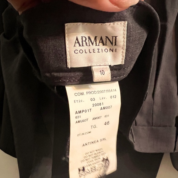 Armani pantsuit pleated front - Picture 2 of 7